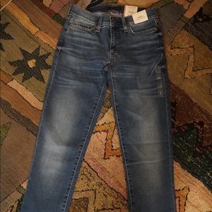 Tommy’s Slimming Jeans
